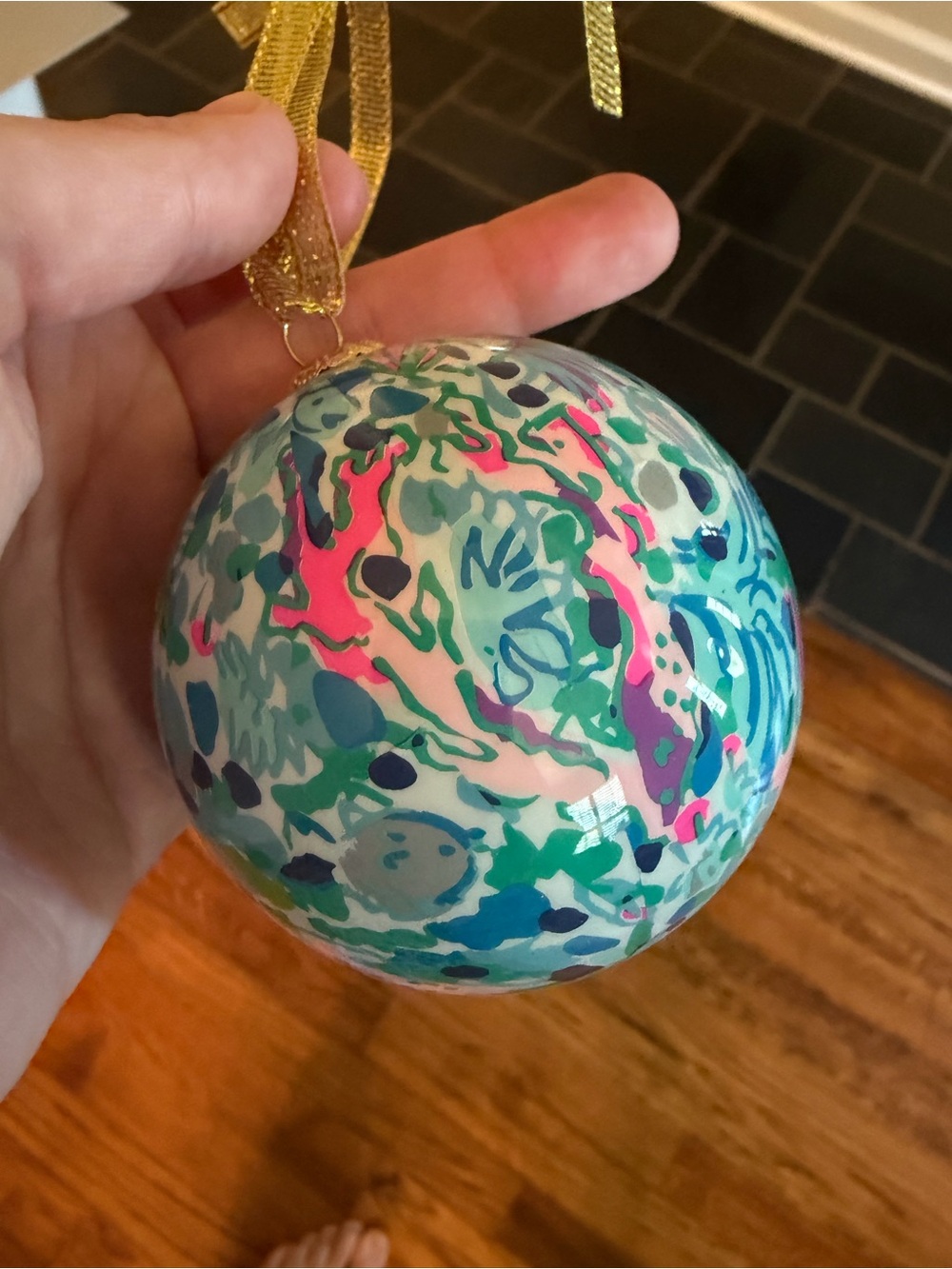 Lilly Pulitzer Set of 3 Christmas Ornaments Heart & Ball Ornaments w/ Box - Picture 4 of 4